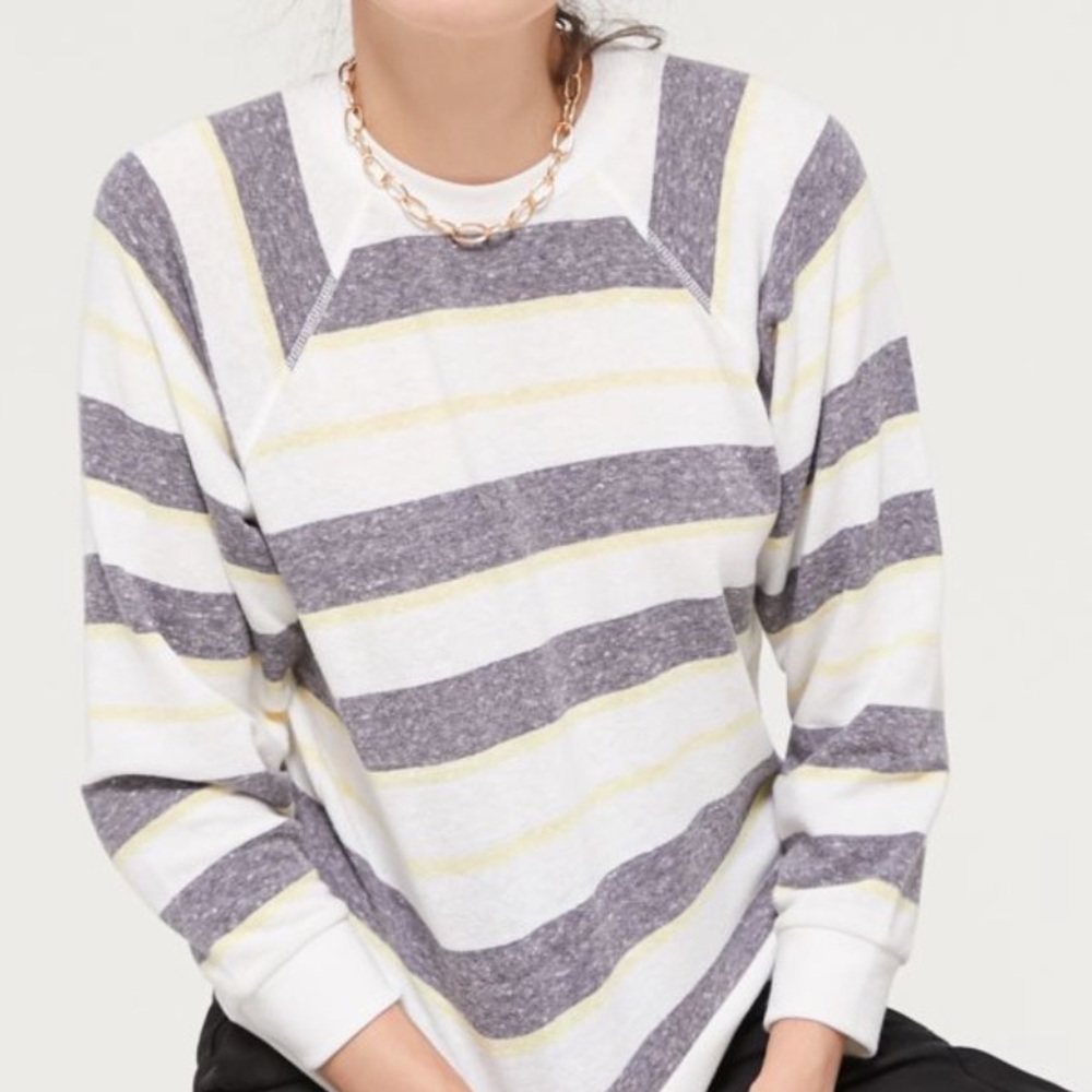 Urban Outfitters Kiniky Raglan Crew Neck Sweater NWT Size XS